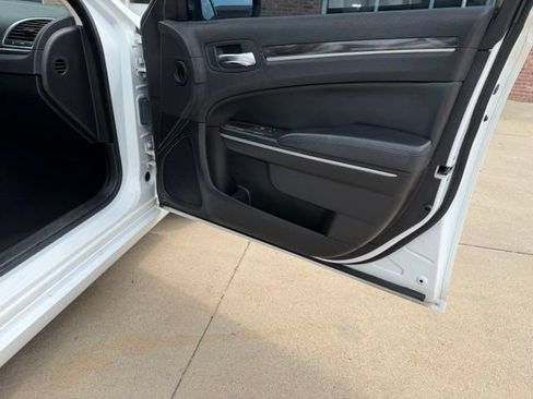 Used 2022 Chrysler 300 Touring w/ Sport Appearance Package AWD/4WD image 21