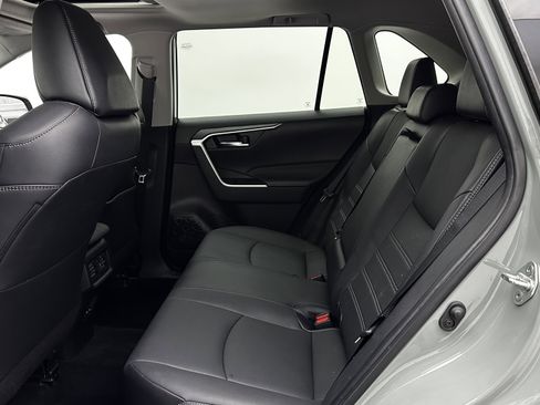 Used 2022 Toyota RAV4 XLE Premium image 25