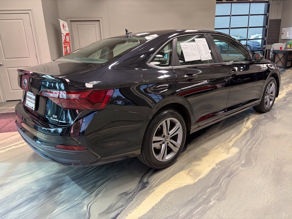 Used 2024 Volkswagen Jetta SE FWD image 27