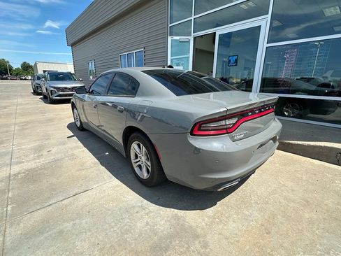 Used 2019 Dodge Charger SXT RWD image 5