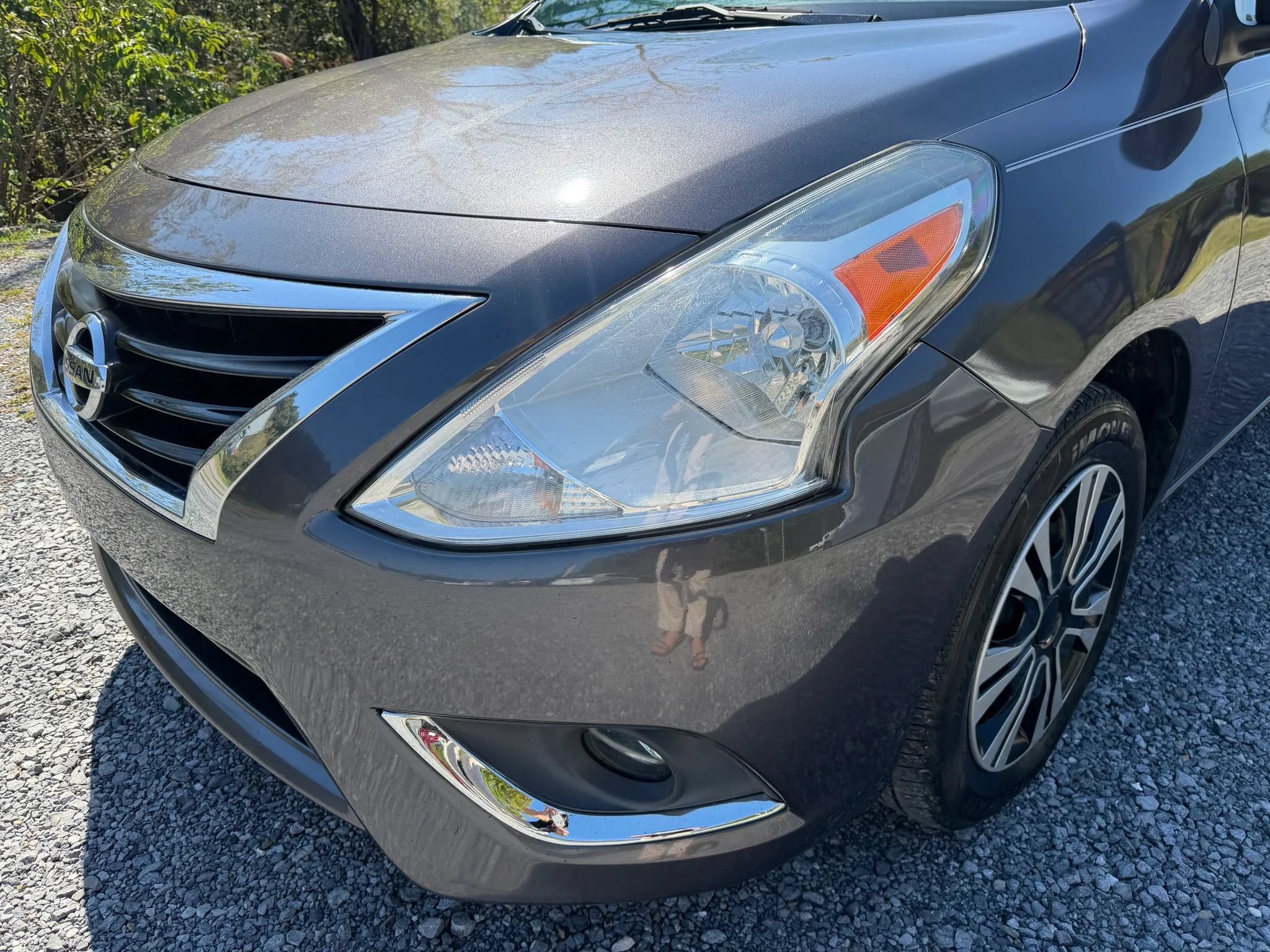 Used 2015 Nissan Versa SV FWD image 11