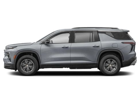 Used 2026 Chevrolet Traverse LT FWD image 3