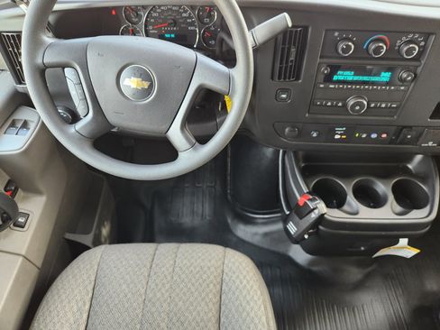 New 2025 Chevrolet Express 4500 w/ Power Convenience Package image 27
