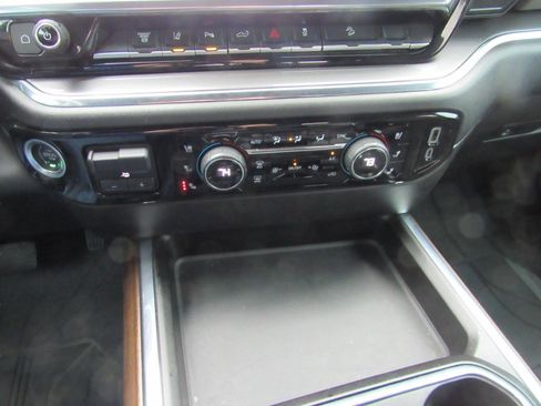 Used 2024 Chevrolet Silverado 2500 High Country image 34