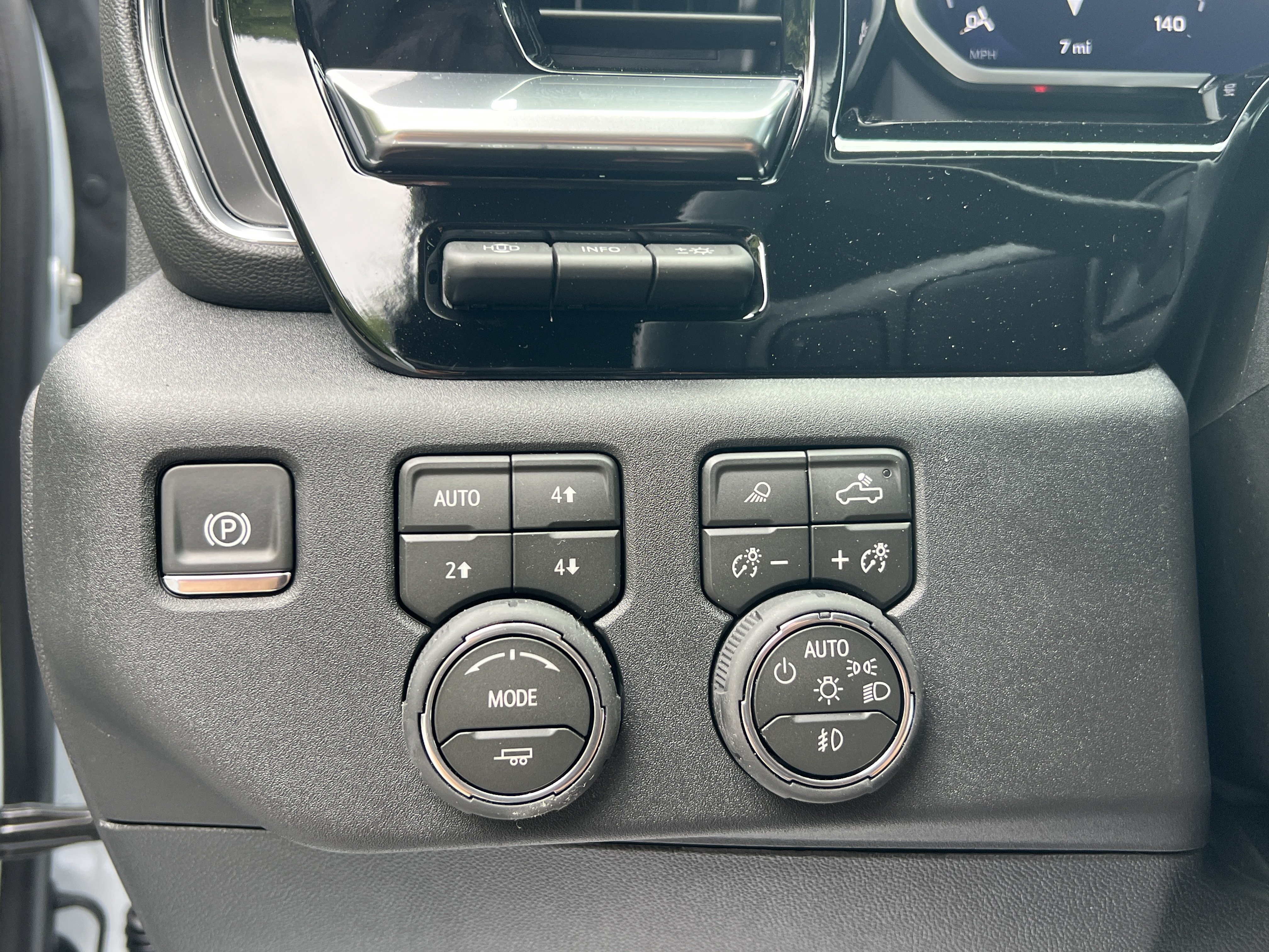 New 2026 Chevrolet Silverado 2500 High Country w/ High Country Premium Package AWD/4WD image 52