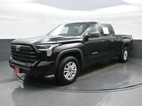 Used 2022 Toyota Tundra SR5 image 2