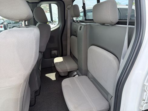 Used 2006 Nissan Frontier XE w/ (G01) XE Preferred Pkg RWD image 11