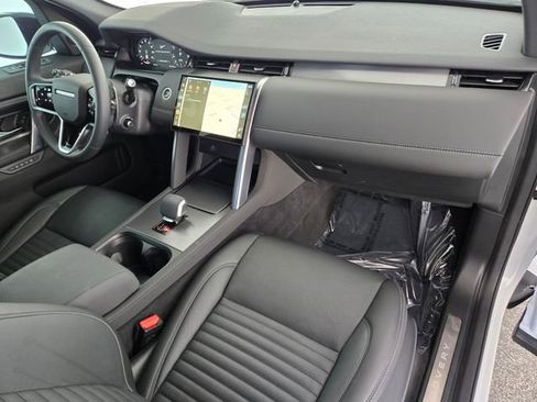 Certified 2024 Land Rover Discovery Sport Dynamic SE AWD/4WD image 18