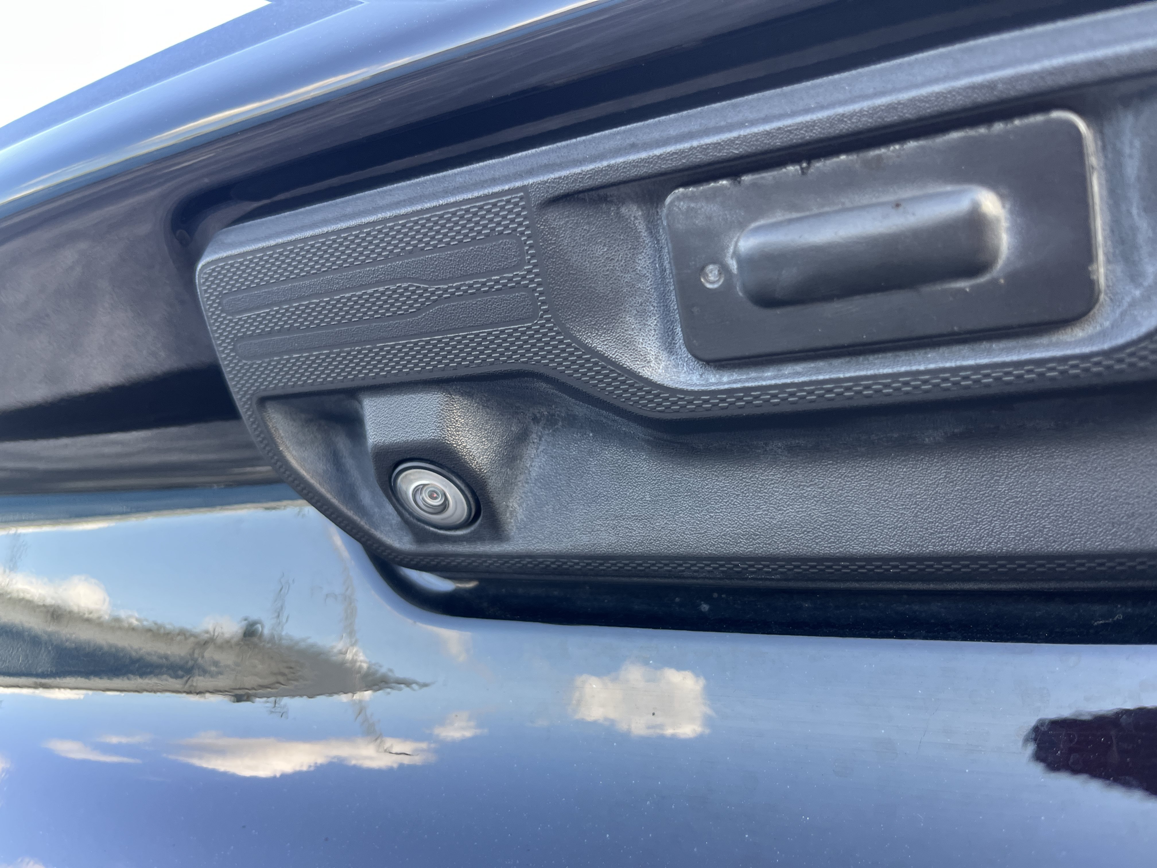 Used 2023 Chevrolet Silverado 1500 RST AWD/4WD image 4