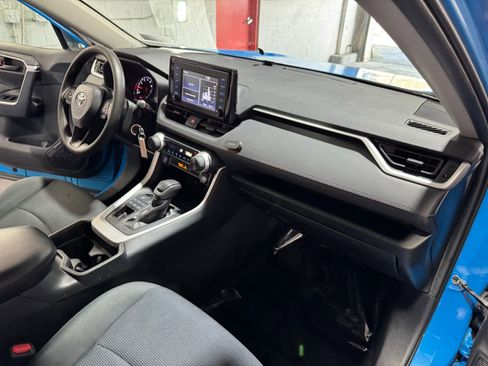 Used 2019 Toyota RAV4 LE w/ All Weather Liner Package AWD/4WD image 14