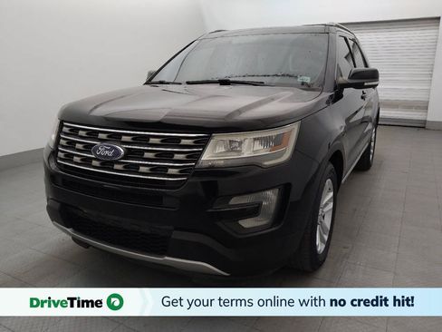 Used 2017 Ford Explorer XLT w/ Equipment Group 202A FWD image 1