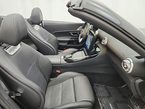 Certified 2022 Mercedes-Benz SL 55 AMG 4MATIC image 18