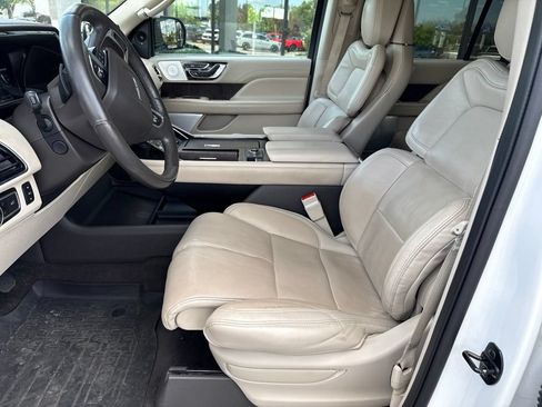 Used 2021 Lincoln Navigator L Reserve w/ Luxury Package AWD/4WD image 3