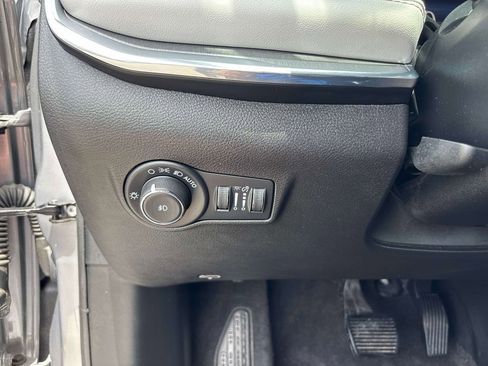 Certified 2023 Jeep Compass Limited AWD/4WD image 18