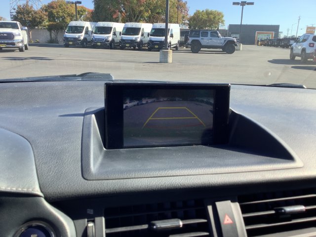Used 2014 Lexus CT 200h FWD image 19