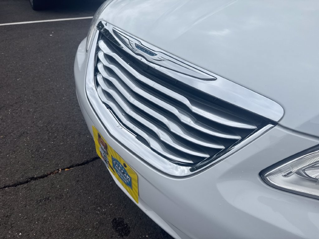 Used 2011 Chrysler 200 Limited FWD image 35