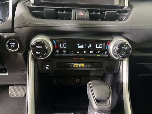 Used 2024 Toyota RAV4 XLE w/ Convenience Package AWD/4WD image 17