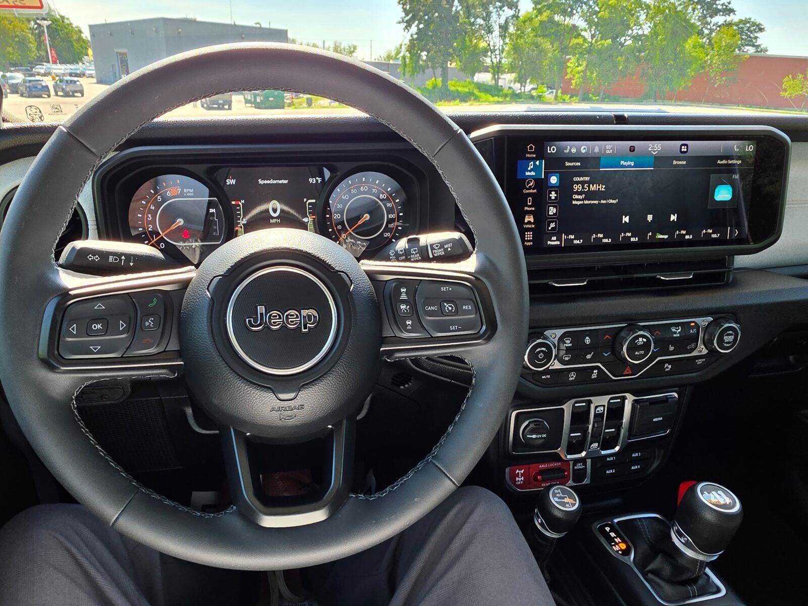 Used 2025 Jeep Wrangler Unlimited Sport AWD/4WD image 9