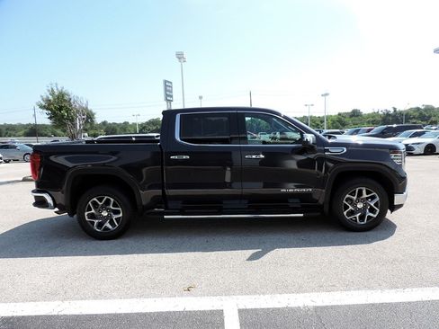 Certified 2023 GMC Sierra 1500 SLT RWD image 4