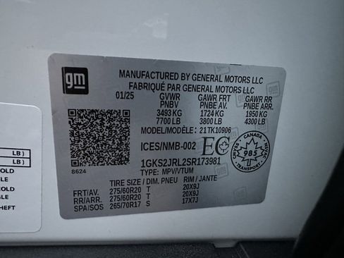 Used 2025 GMC Yukon XL Denali w/ Sun & Power Step Package image 18