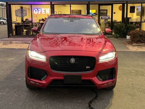 Used 2019 Jaguar F-PACE S image 3