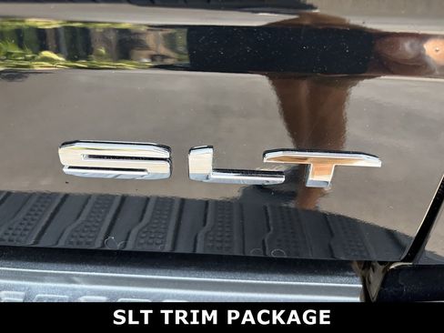 Used 2019 GMC Sierra 1500 SLT w/ SLT Premium Package AWD/4WD image 13