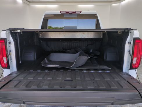Used 2025 GMC Sierra 1500 AT4 w/ AT4 Premium Package AWD/4WD image 10