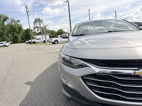 Used 2025 Chevrolet Malibu LT FWD image 11