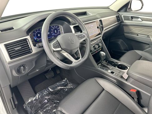 Used 2023 Volkswagen Atlas SE image 9