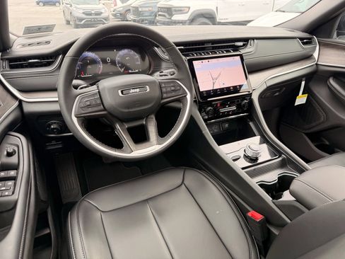 New 2025 Jeep Grand Cherokee Limited image 7