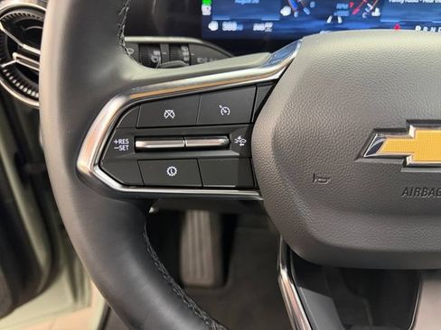 Used 2026 Chevrolet Equinox LT AWD/4WD image 23