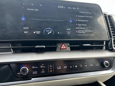 Certified 2025 Kia Sportage EX image 25