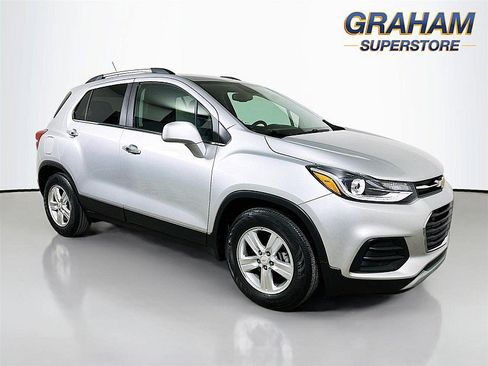 Used 2018 Chevrolet Trax LT w/ LT Convenience Package FWD image 1