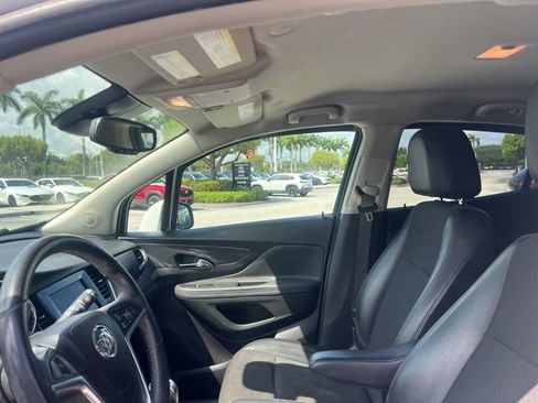 Used 2021 Buick Encore Preferred AWD/4WD image 20