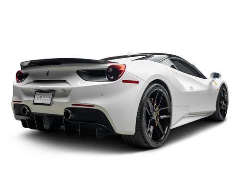 Used 2018 Ferrari 488 GTB RWD image 18