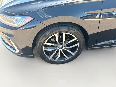 Used 2025 Volkswagen Jetta SE FWD image 11