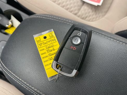 Used 2020 Ford Escape SE AWD/4WD image 4