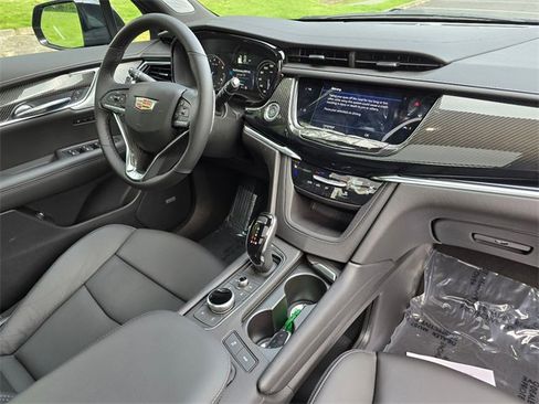 New 2025 Cadillac XT6 Sport image 10