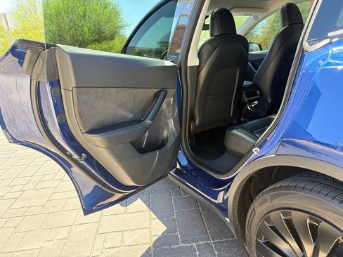 Used 2021 Tesla Model Y Long Range AWD/4WD image 17