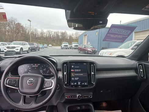 Used 2021 Volvo XC40 T5 Inscription w/ Advanced Package image 17