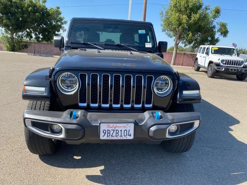 Used 2022 Jeep Wrangler Unlimited Sahara w/ Cold Weather Group AWD/4WD image 3