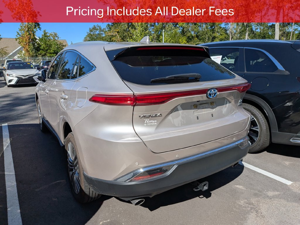 Used 2021 Toyota Venza XLE w/ Softex Package AWD/4WD image 5