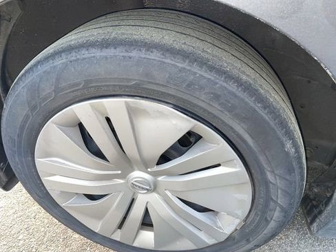 Used 2023 Nissan Leaf S image 9