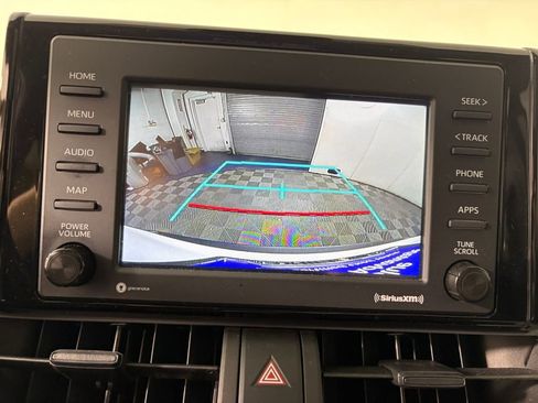 Used 2021 Toyota RAV4 LE image 18