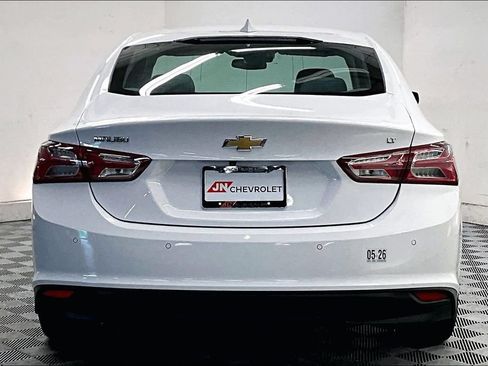 Used 2021 Chevrolet Malibu LT FWD image 3