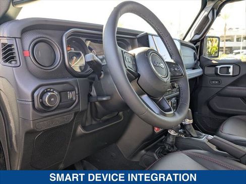 Used 2025 Jeep Wrangler Unlimited Rubicon image 12