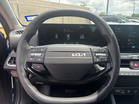 Used 2025 Kia K4 LXS FWD image 27