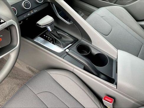 New 2026 Hyundai Elantra SE FWD image 8