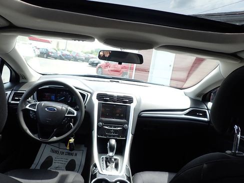 Used 2014 Ford Fusion SE FWD image 10