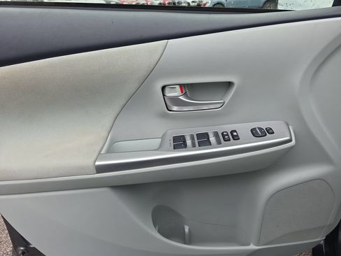 Used 2012 Toyota Prius V Two FWD image 16
